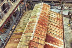 sostituzione amianto sul tetto della fabbrica con fotovoltaico
