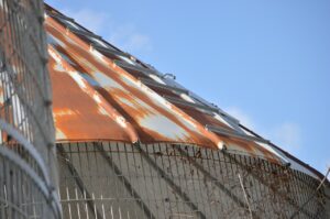 sostituzione eternit sul tetto del laboratorio con fotovoltaico